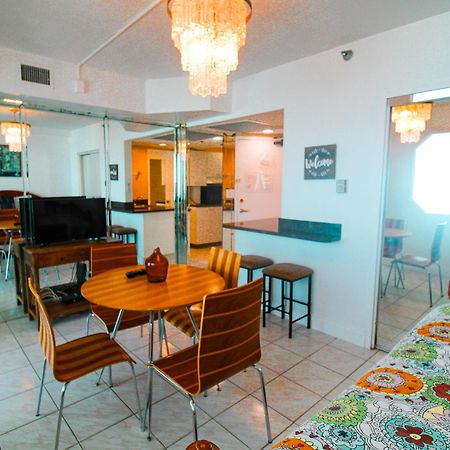 マイアミビーチ Castle 727 Studio With Balcony And Ocean View, Pool, Tennis, Beach Access, Free Parkingヴィラ エクステリア 写真