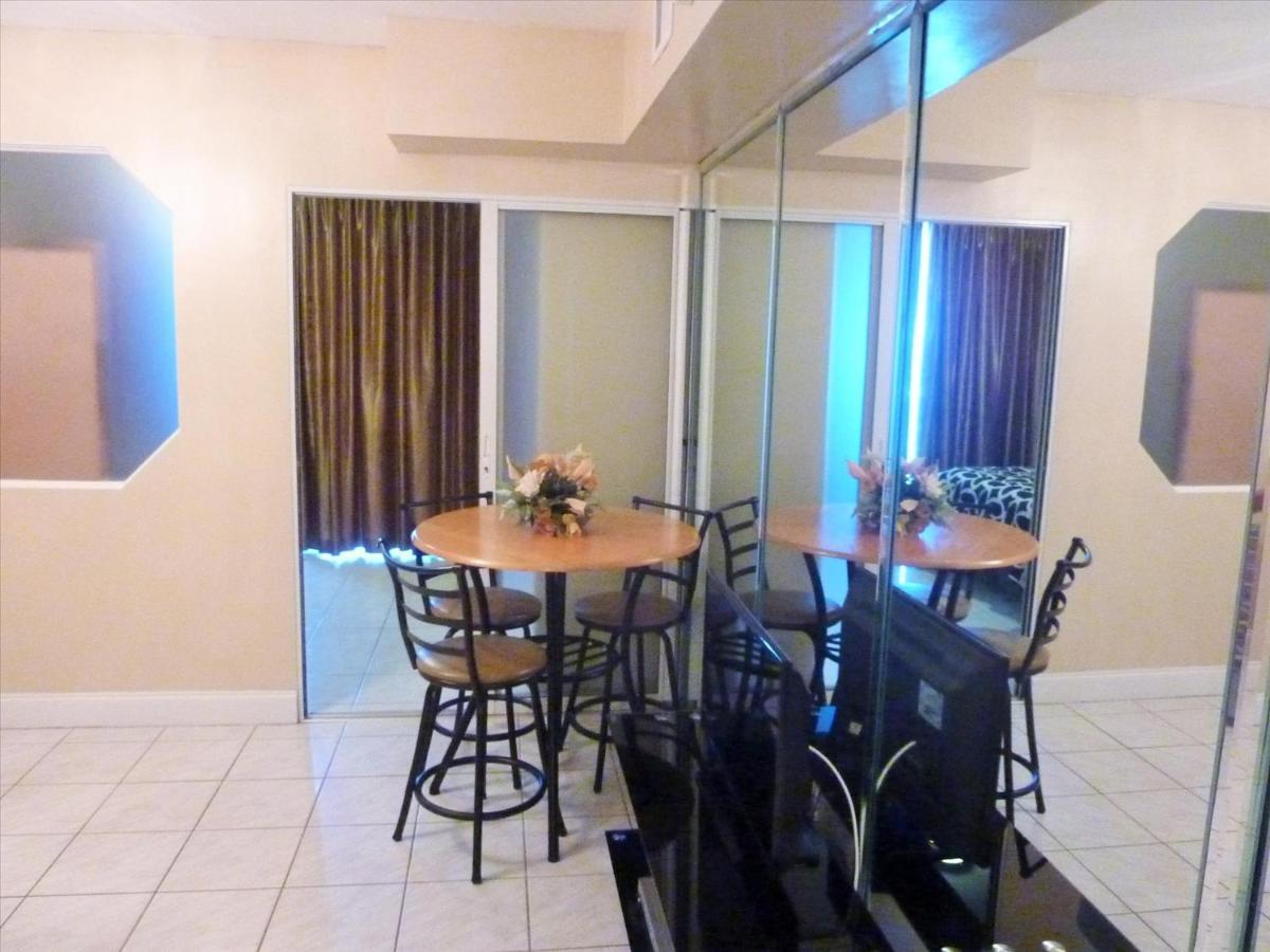 マイアミビーチ Castle 727 Studio With Balcony And Ocean View, Pool, Tennis, Beach Access, Free Parkingヴィラ エクステリア 写真